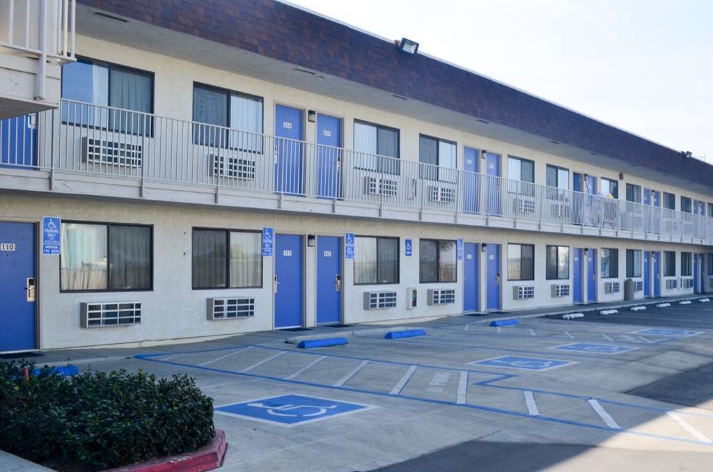 Motel 6 Lost Hills / Buttonwillow Racetrack Extérieur photo