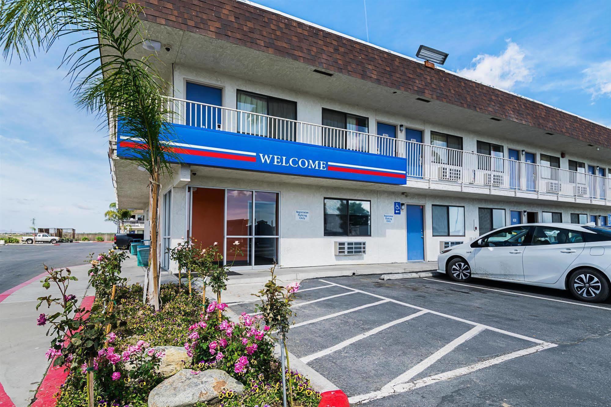 Motel 6 Lost Hills / Buttonwillow Racetrack Extérieur photo