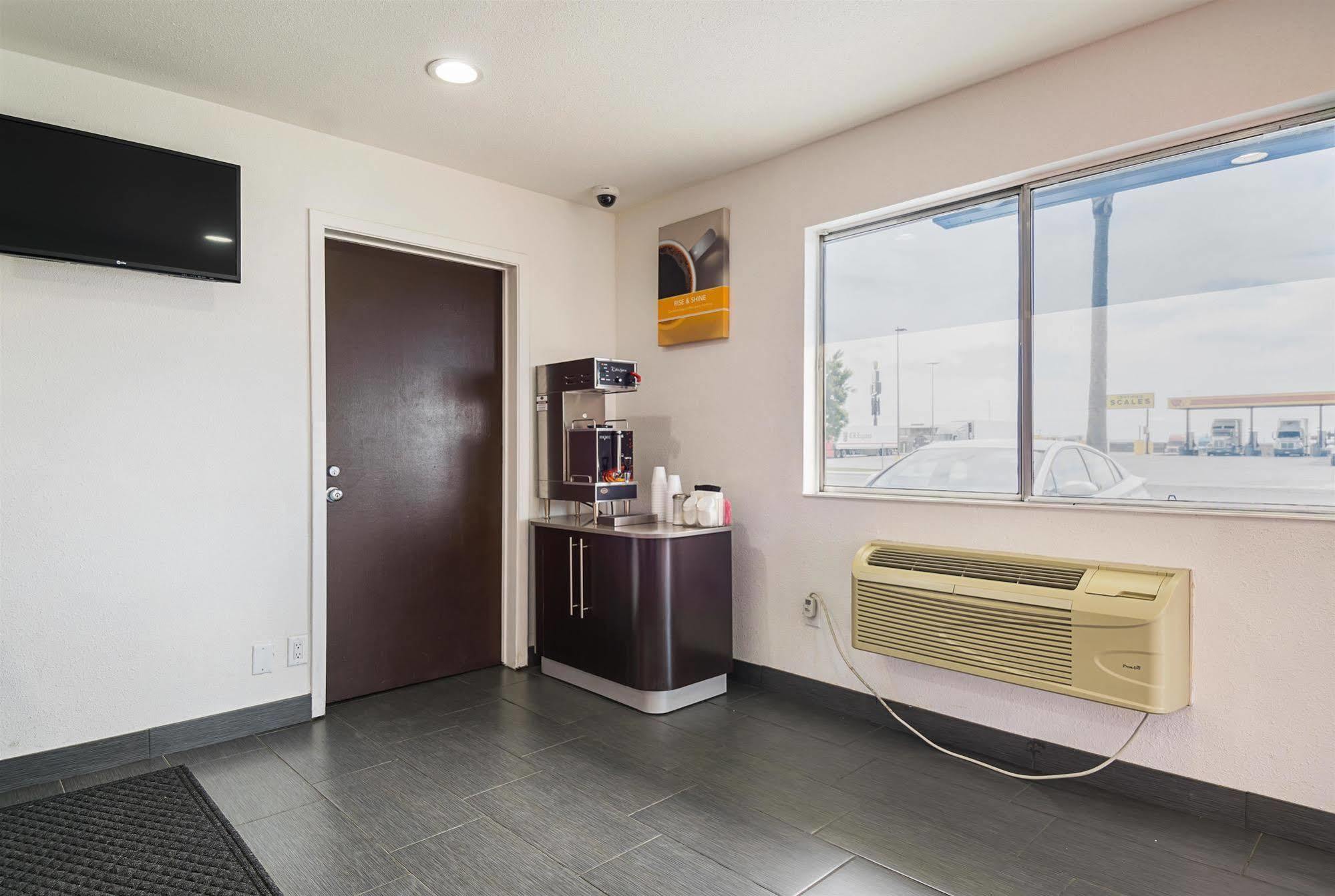 Motel 6 Lost Hills / Buttonwillow Racetrack Extérieur photo