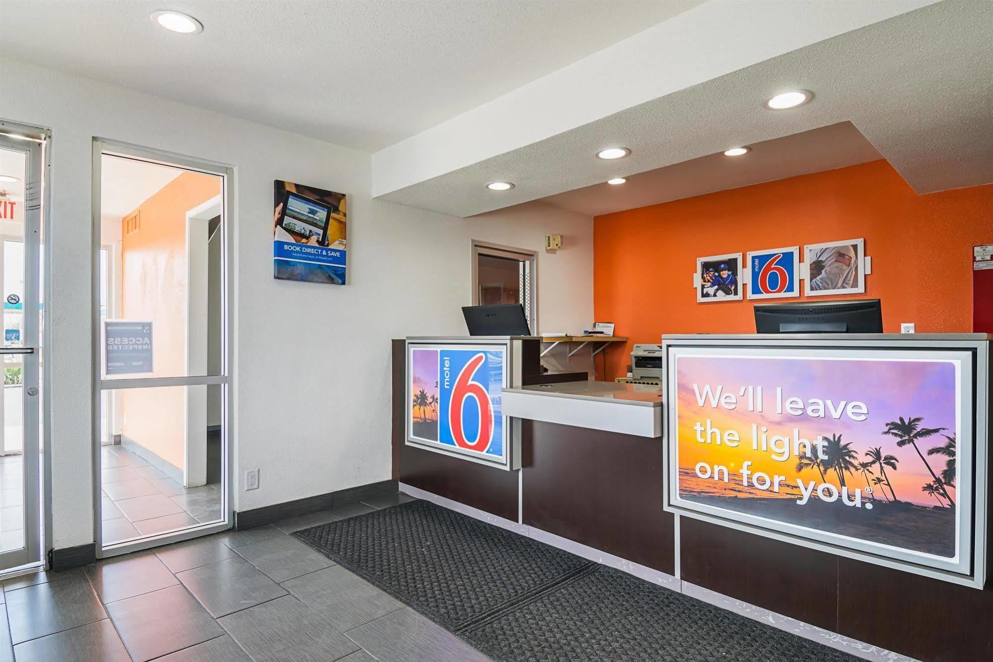 Motel 6 Lost Hills / Buttonwillow Racetrack Extérieur photo