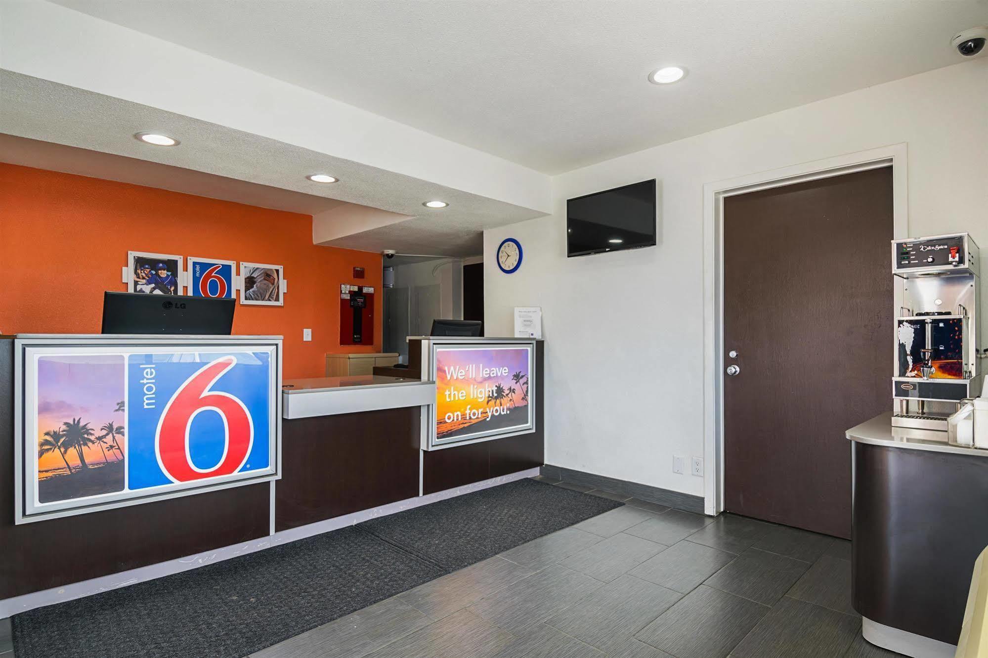 Motel 6 Lost Hills / Buttonwillow Racetrack Extérieur photo
