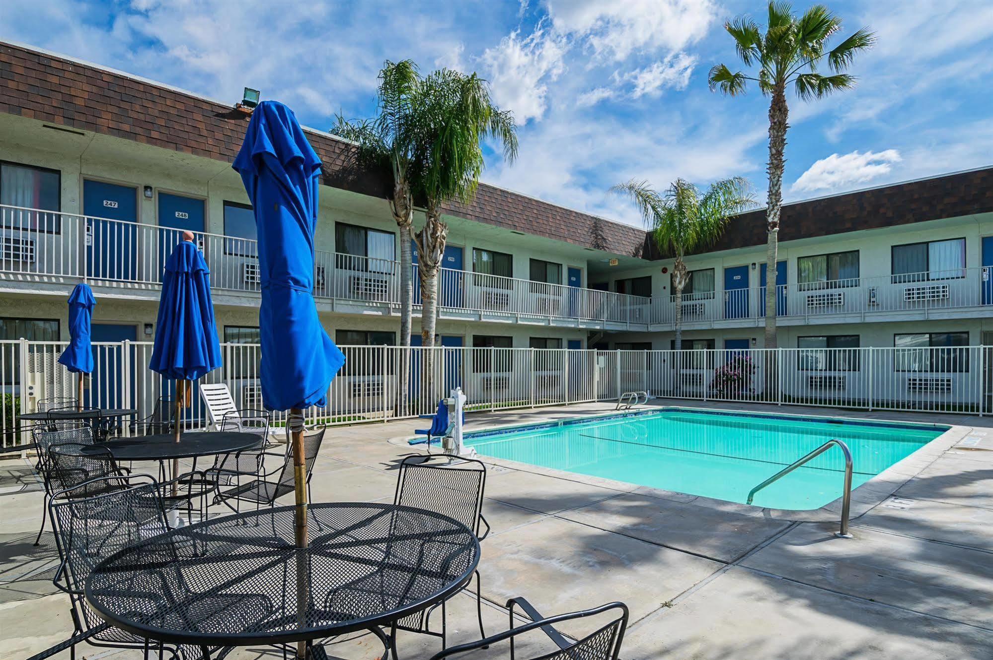 Motel 6 Lost Hills / Buttonwillow Racetrack Extérieur photo